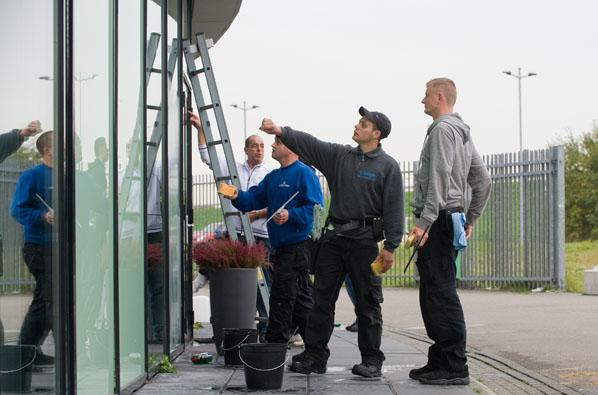 Stichting Nelis start met tweede groep MBO-glaswas