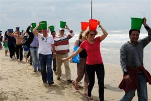 Wereldrecord water op hoofd dragen niet verbroken