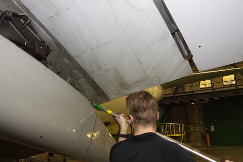 Drywash: vliegtuigschoonmaak zonder sopje