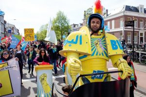 FNV: Schoonmakers in actie tijdens Justice for Cleaners Day FNV-actie schoonmakers Drechtsteden (2015) geoorloofd