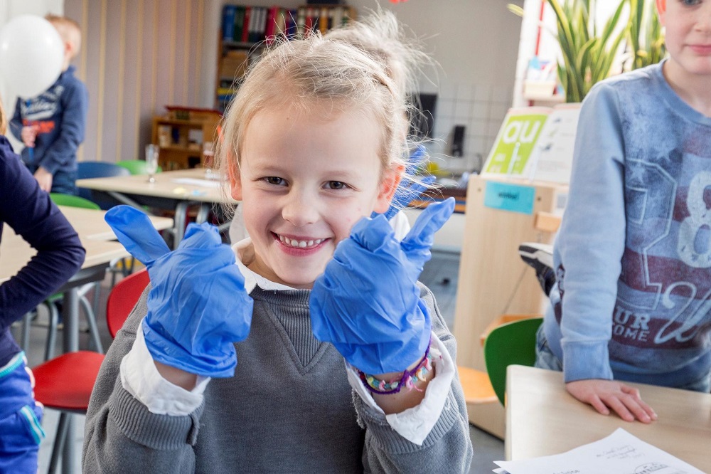 Gom strijdt met probiotica tegen stinkende schooltoiletten