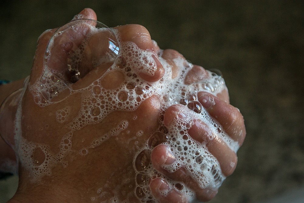 "Schoonmaak belangrijker dan desinfectie bij bestrijding coronavirus"