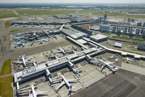 Zijn schoonmakers ideale criminele pionnen op Schiphol??