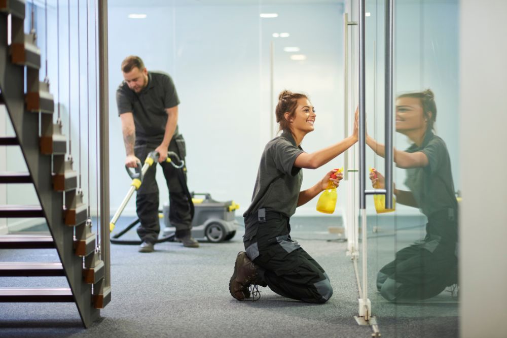 Clean Totaal - Ergonomisch en veilig schoonmaken: hoe doe je dat?