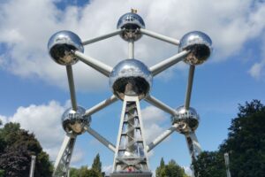 FNV: Nederlandse schoonmakers voeren met Europese collega’s actie in Brussel