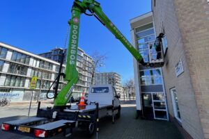 De ideale autohoogwerker voor glazenwassers