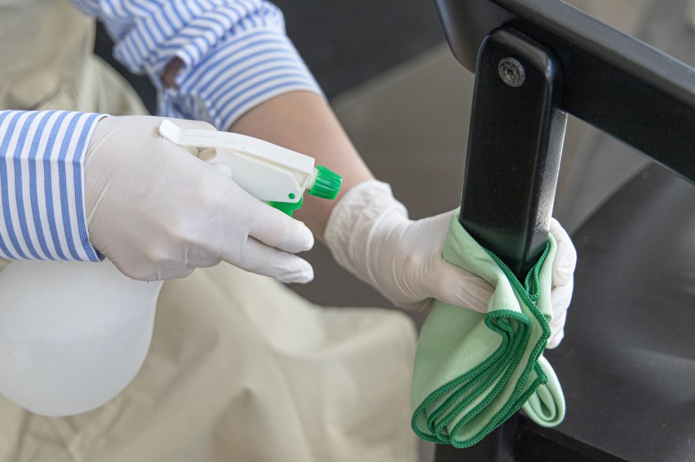 Slechts helft werkend Nederland kent schoonmaker bij naam